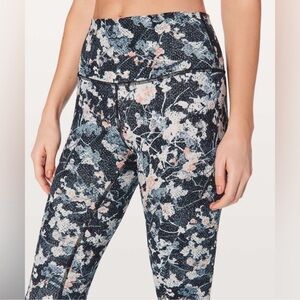 LULULEMON floral wunder under size 4